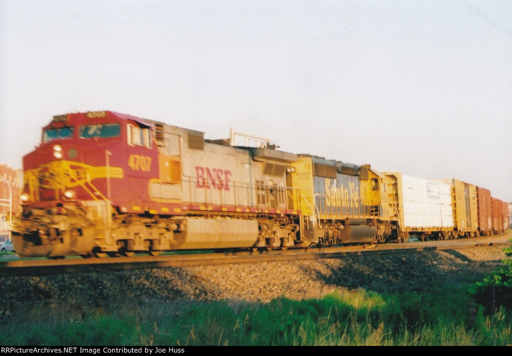 BNSF 4707 East